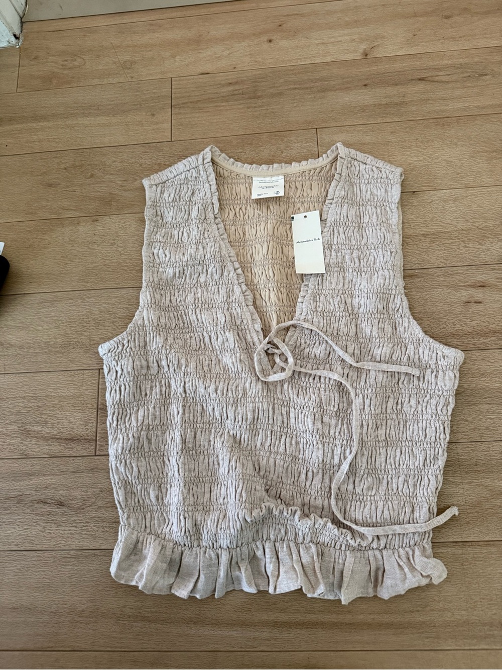 Abercrombie & Fitch Smocked Tank Top SIZE medium NWT
